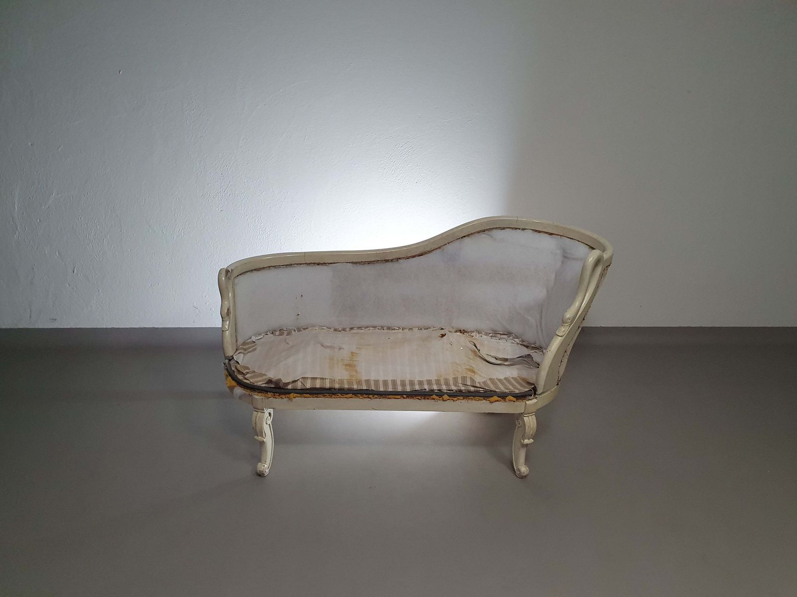 Beautiful Old Art Noveau , Unfinished Frenche Canapé / Chaise Longue With Gooseneck Armrests photo vinterior