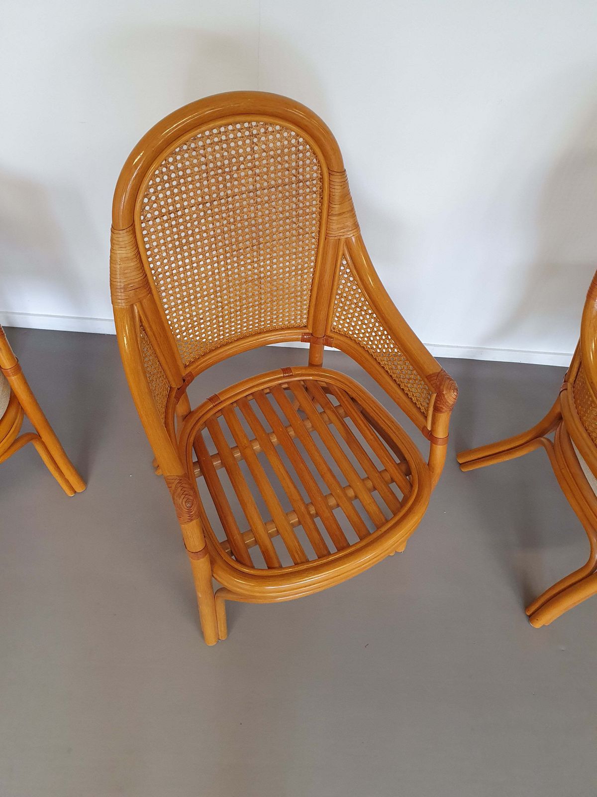1265.0 4 X Rattan /Webbing Dining Chairs 80s In Beautiful Condition photo