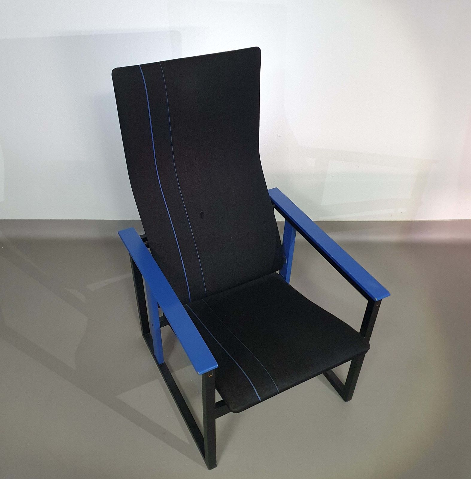 photo furniture Artzan Lounge Chair By Simo Heikkila For Pentik