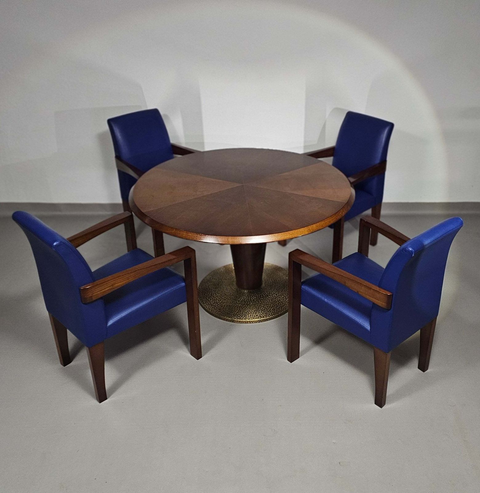 photo buy 4 X Hugues Chevalier Conference Ying Bridge Chair / Leather