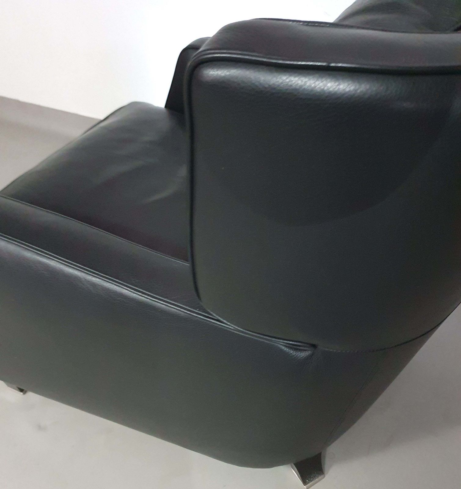 photo vinterior Amadeus Natuzzi Lounge Chair / Black Leather