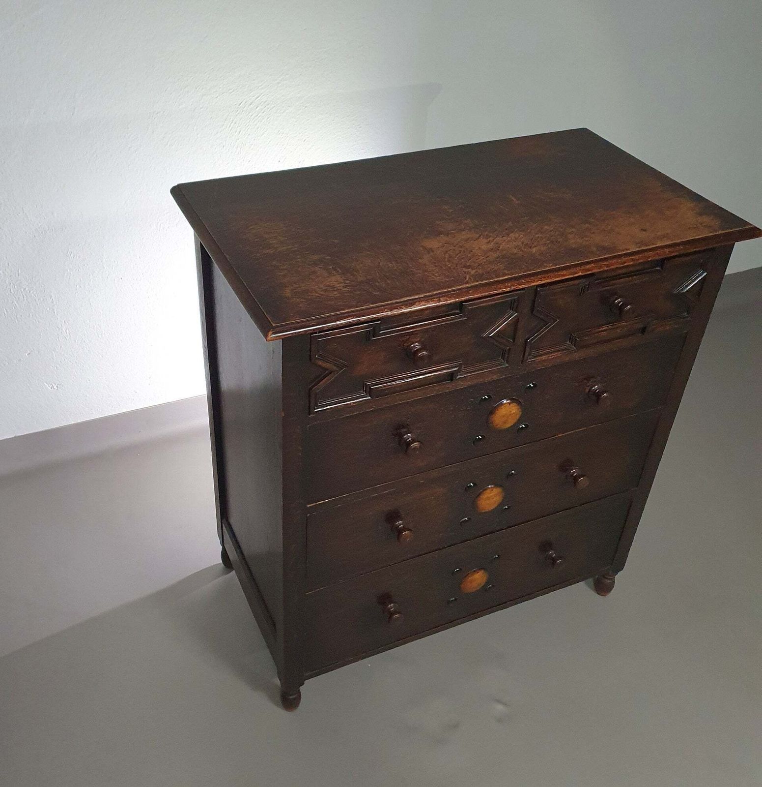 Particularly Cool English Chest Of Drawers / Chest Of Drawers. Dated (Charles 2 Era). Made Of Solid Oak With Beautiful Patina. photo vintage