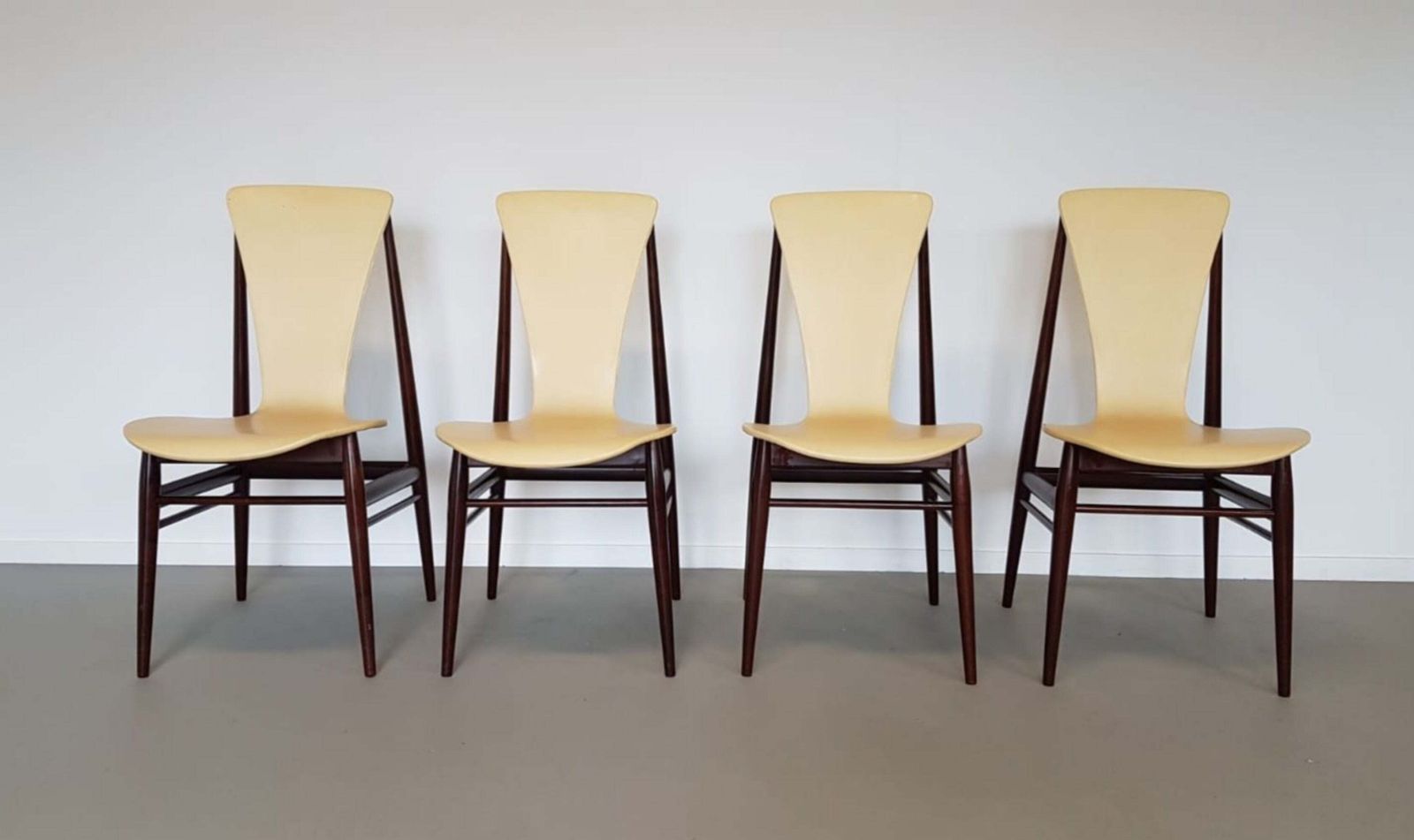 Set Of 4 Floating Seat Dining Chairs / 1950s photo furniture