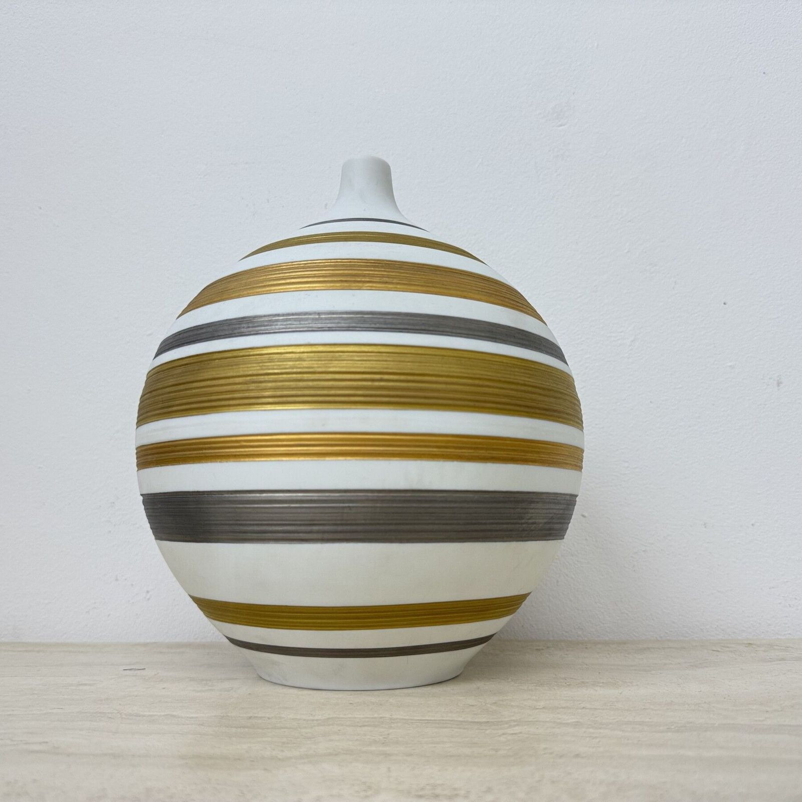 Mid Century Design Porcelain Vase By Hutschenreuther, 1970s photo 401.0