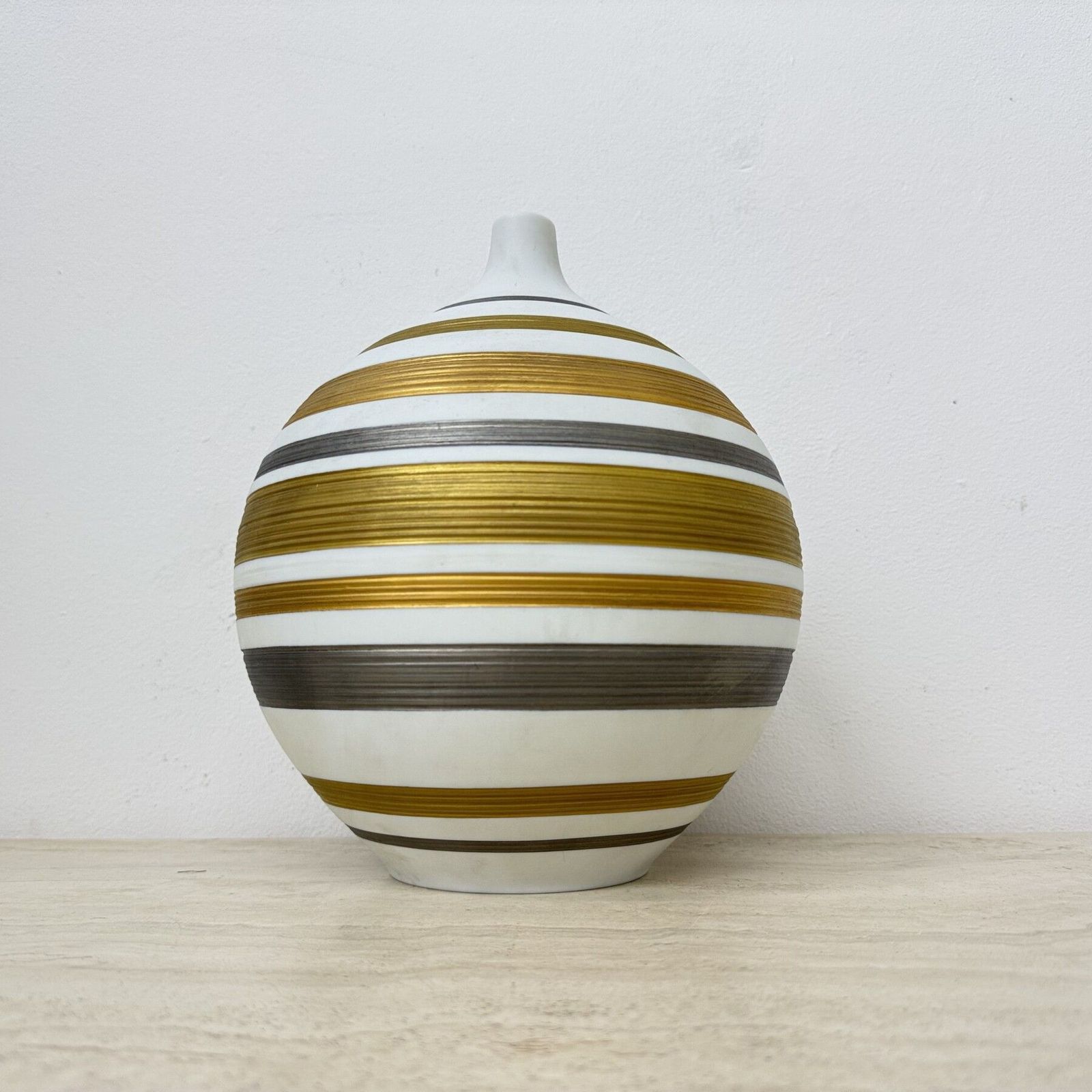 photo buy Mid Century Design Porcelain Vase By Hutschenreuther, 1970s