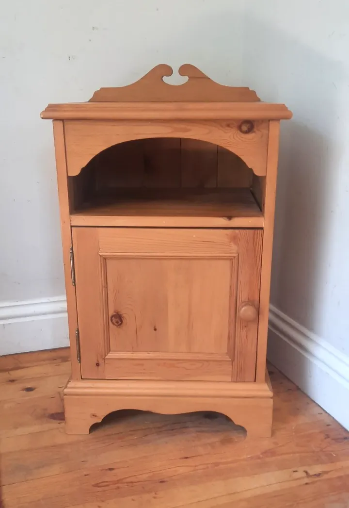 Vintage Country Style Solid Pine Bedside Cabinet Table photo for sale