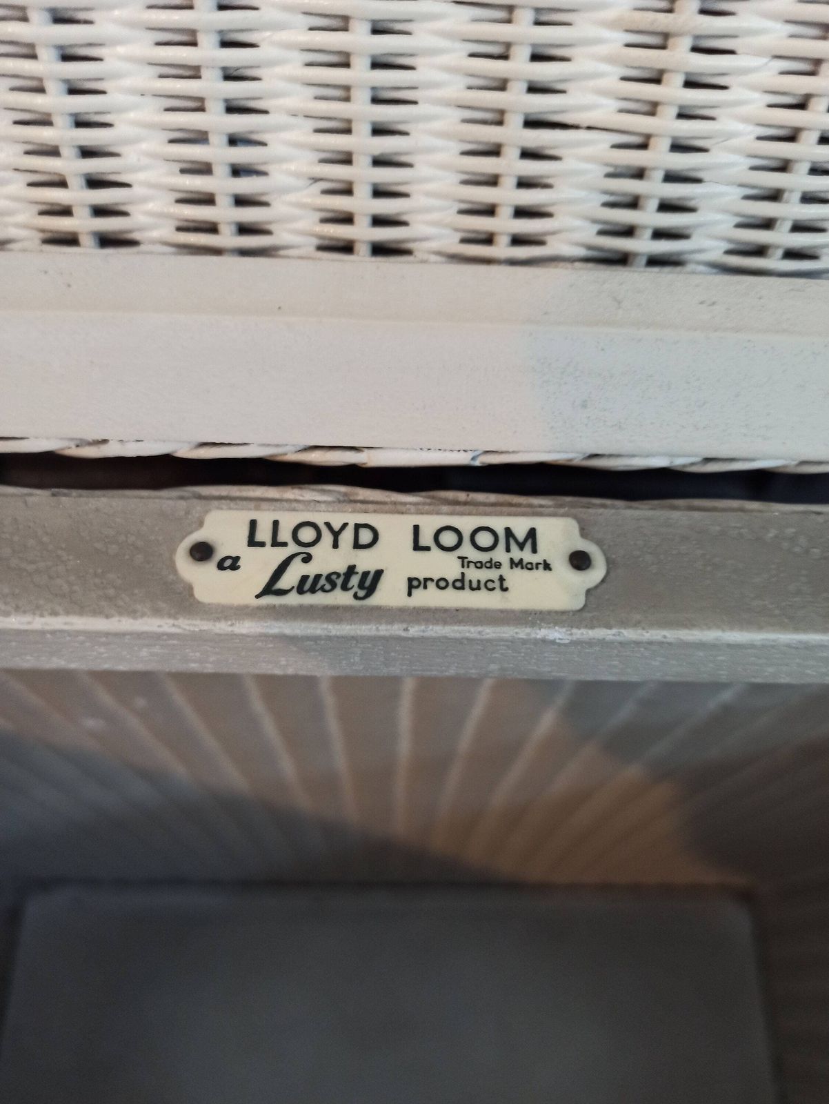 Lloyd Loom Lusty Linen Basket. Very Good Condition. Original. Glass Top And Label. photo vinterior