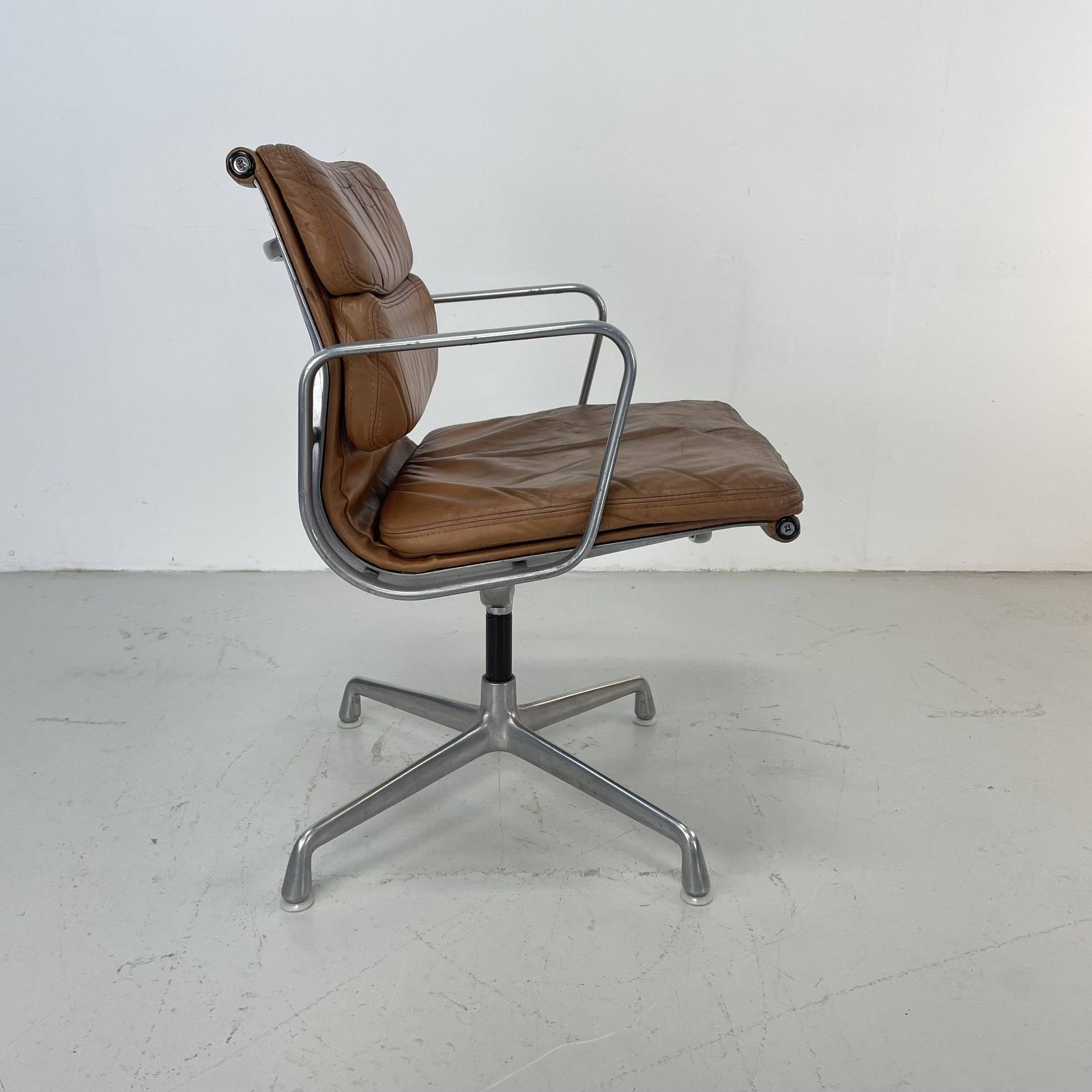 Eames Herman Miller Tan / Camel Leather Soft Pad Group Chair photo buy