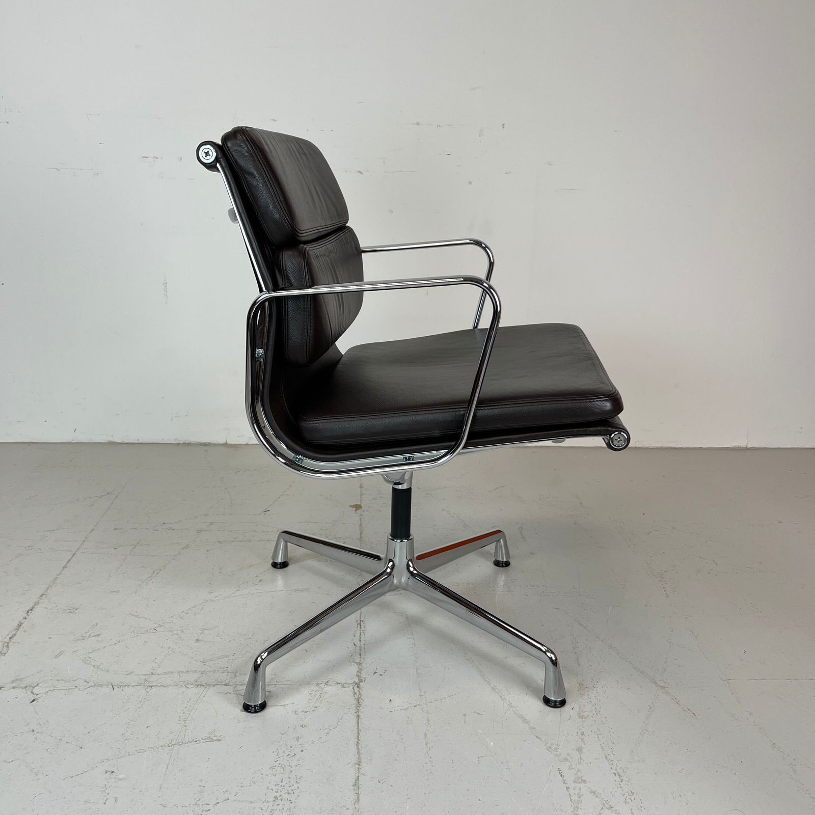 Eames Vitra For Herman Miller Brown Leather Soft Pad Group Chair photo vintage