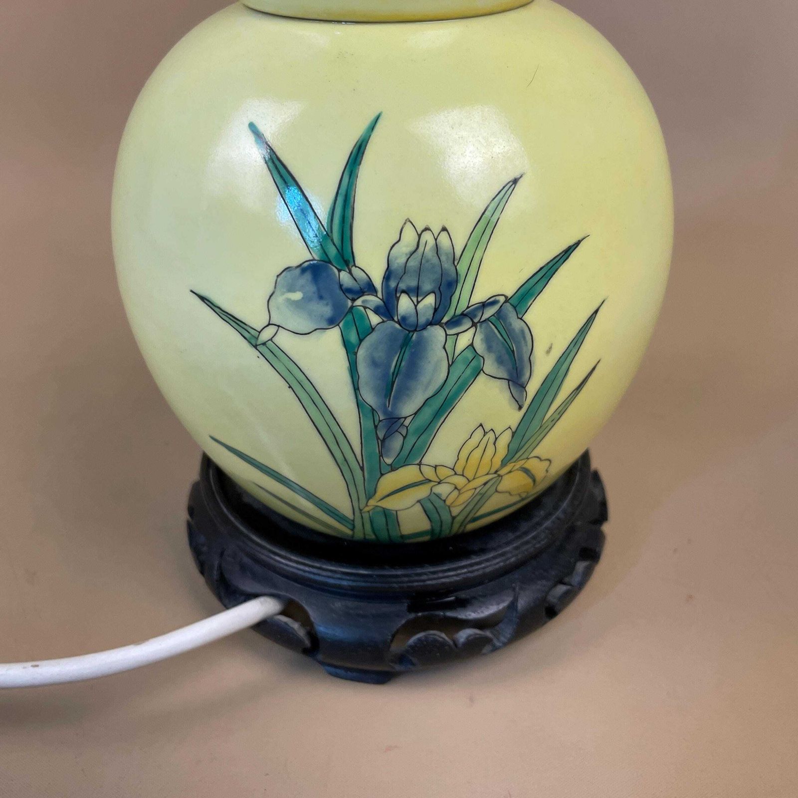 Vintage Ceramic Lamp Light Bedside Table Hand Painted Chinese Floral Design Pattern Wood Base Oriental Vase Yellow Antique Brass Ginger Jar photo vinterior
