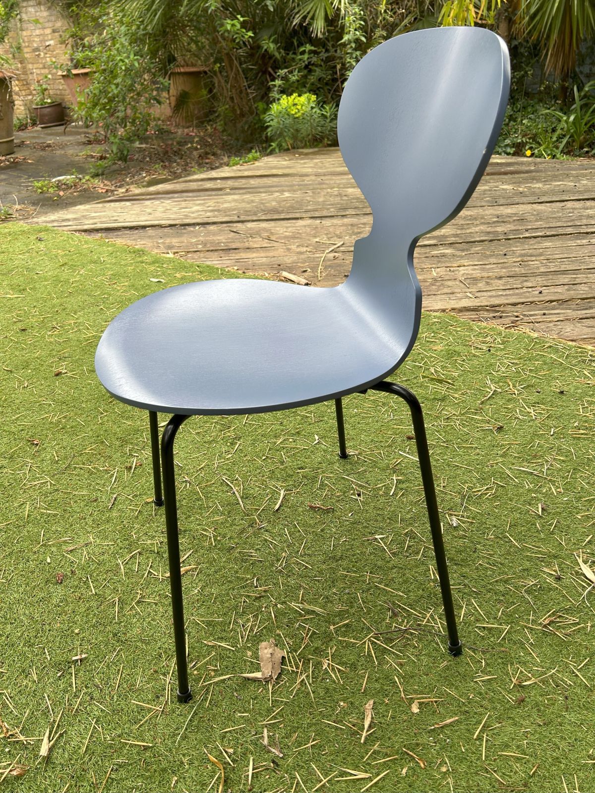 Set Of Four Fritz Hansen Ant™ 3101 Chair   Dusk Blue Coloured Ash photo vinterior