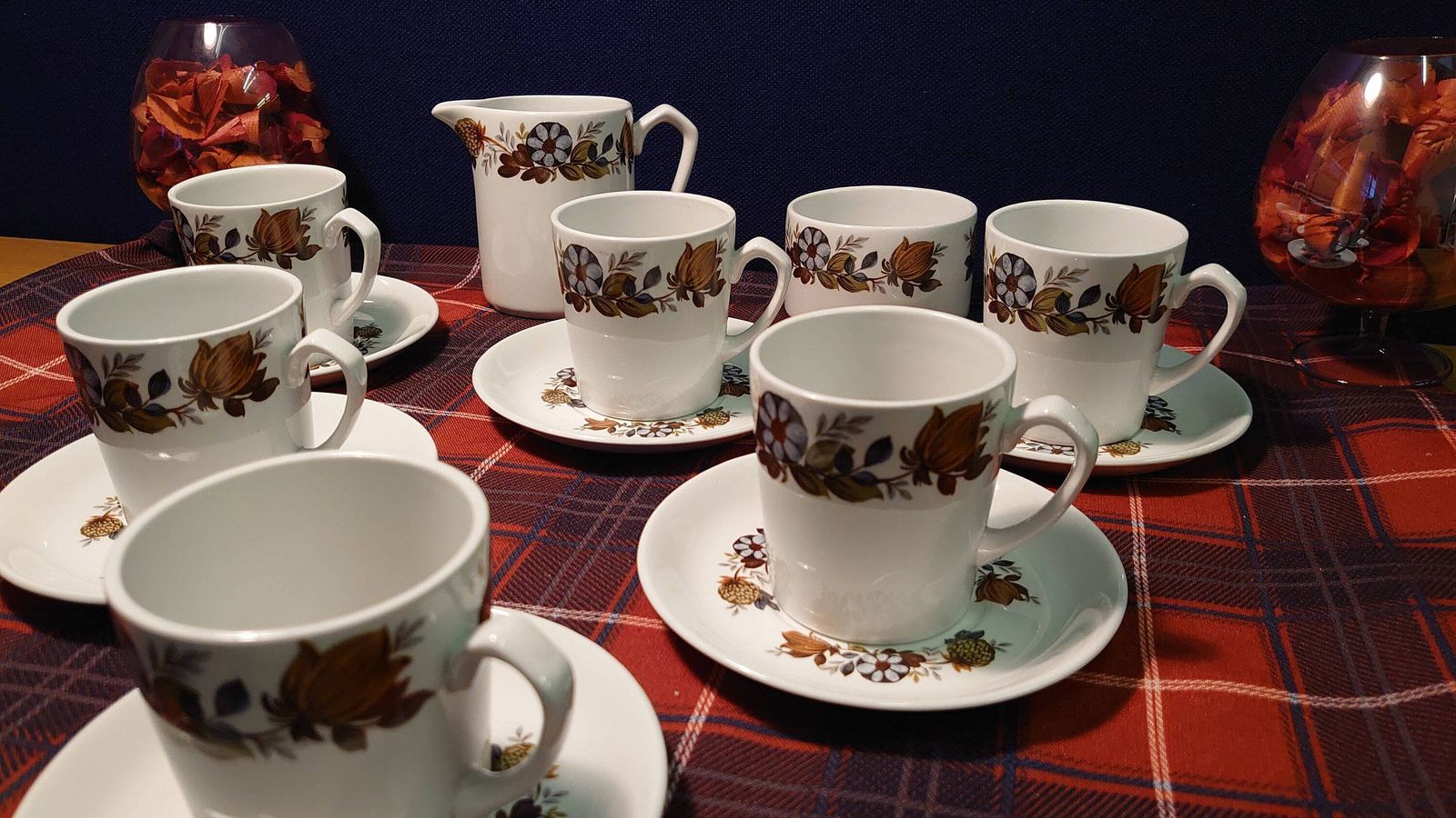 Fourteen (14) Piece Alfred Meakin Glo White Tea Set   6 Cups And Saucers, Milk Jug And Sugar Bowl  Ironstone   Excellent Condition! photo 71.0