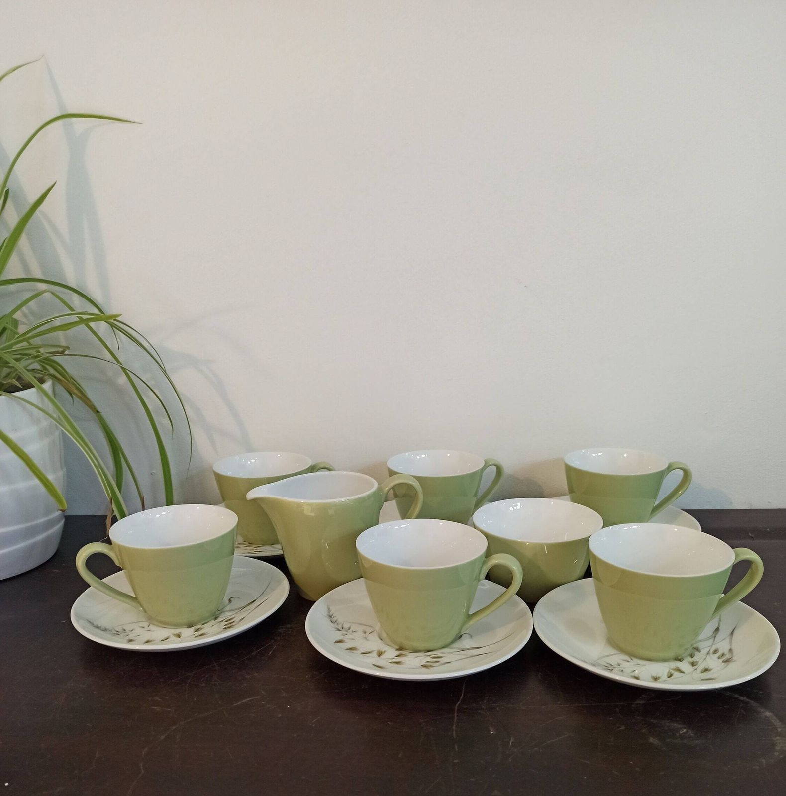 Vintage Green Teaset. 6 Cups And Saucers. Teapot, Milk Jug And Sugar Bowl. Very Good Condition. Johnson Brothers.