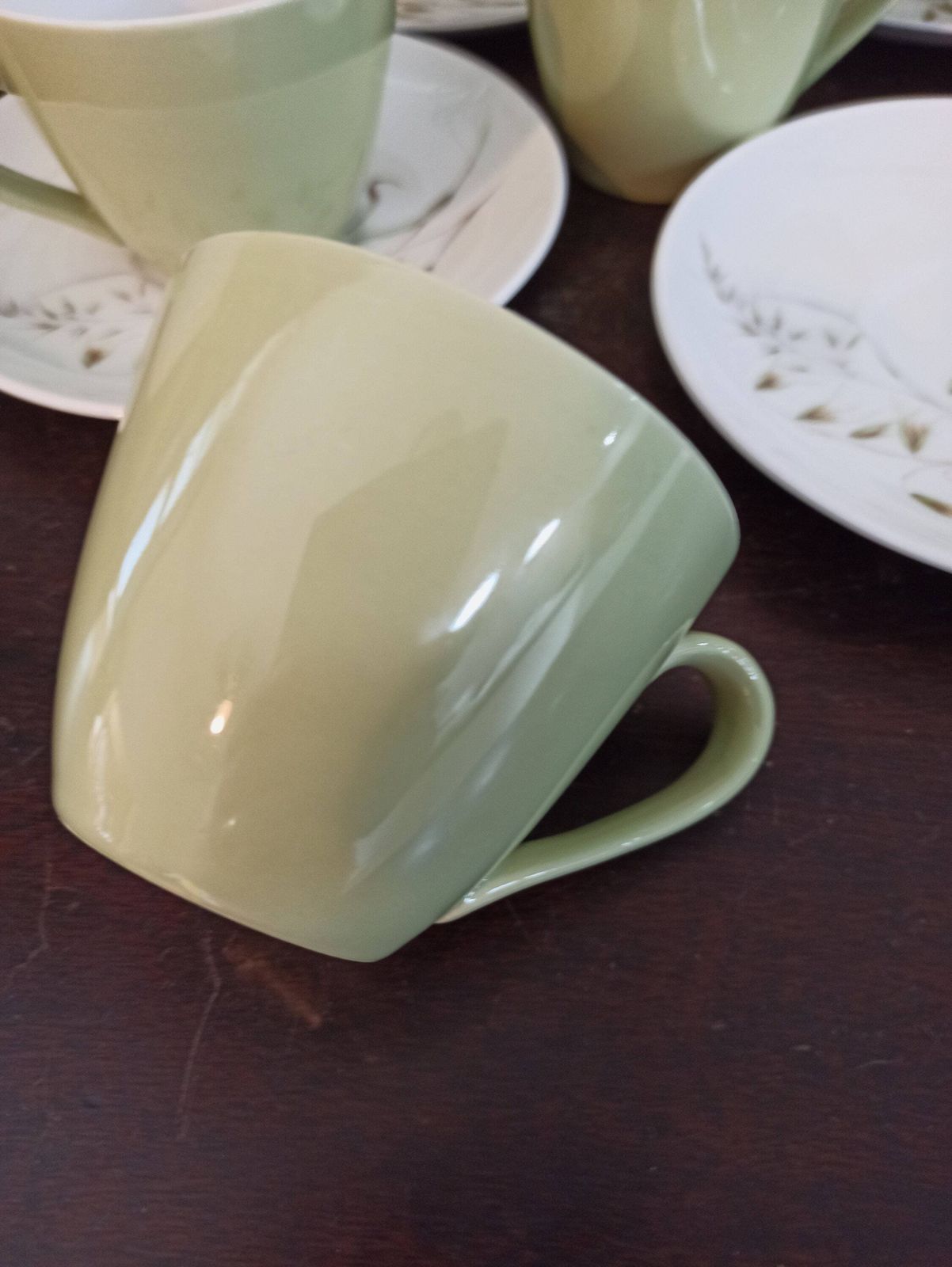 Vintage Green Teaset. 6 Cups And Saucers. Teapot, Milk Jug And Sugar Bowl. Very Good Condition. Johnson Brothers. photo vinterior