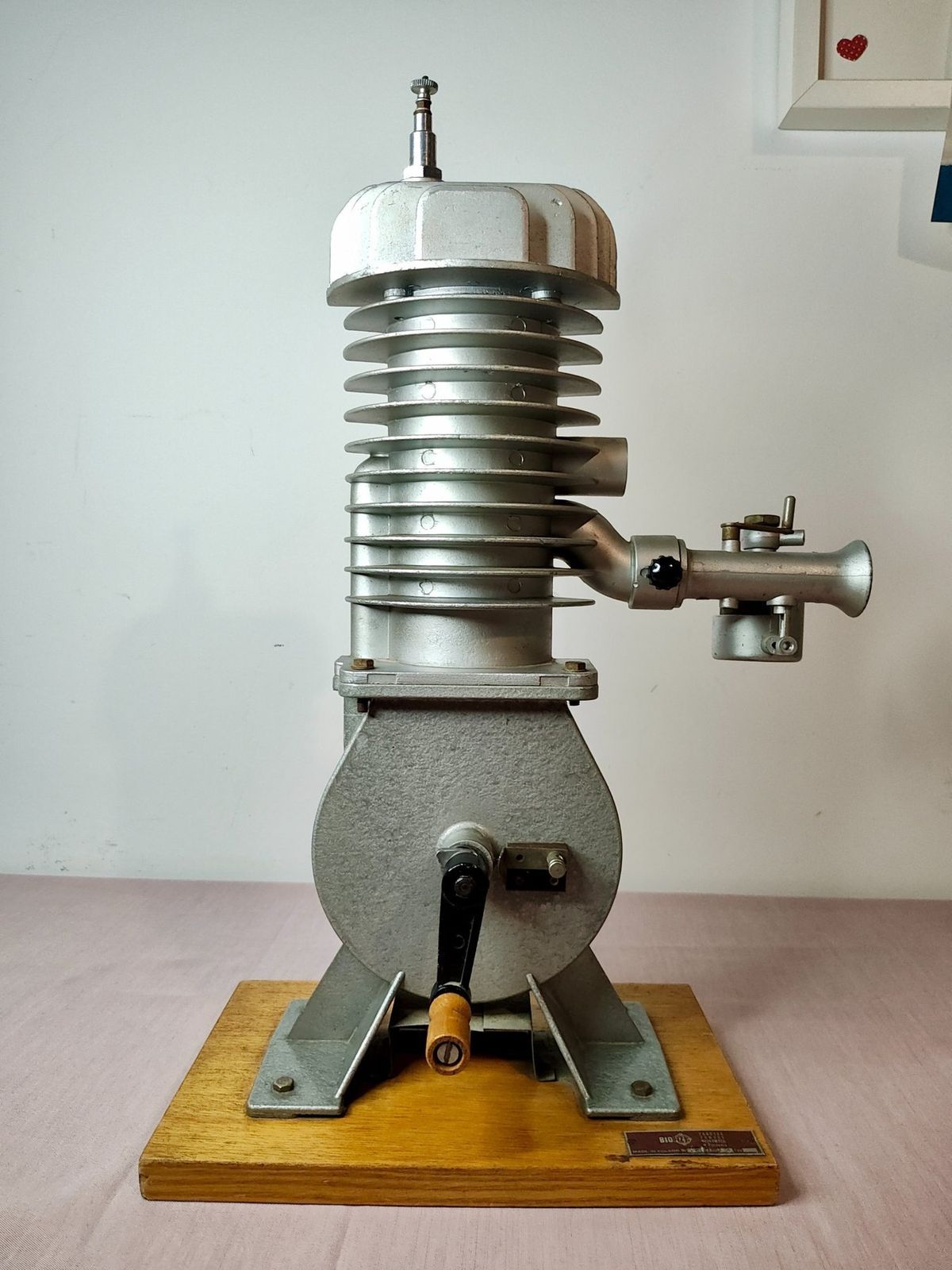 Two Stroke Engine Working Display Model Motor School Teaching Display Garage Dealership Mechanic Scooter Moped Motorcycle Motorbike Art Display Sign photo vinterior