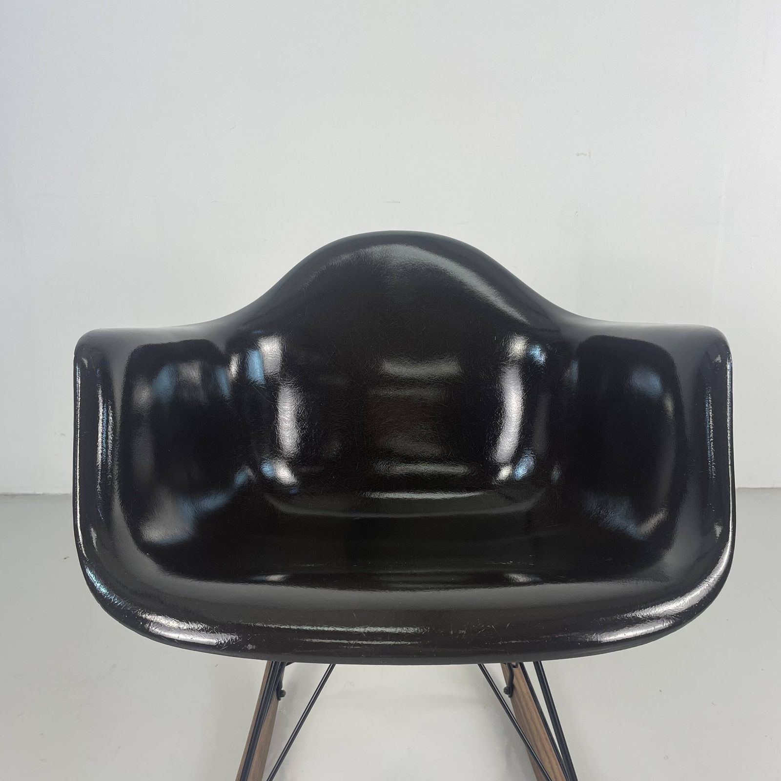 1950s Herman Miller Eames Rar Rocking Chair In Brown photo vinterior