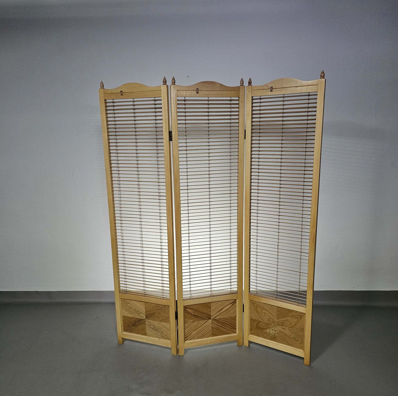 photo vinterior Room Divider French Blonde Beech Louvered Screen Room Divider, 1960s