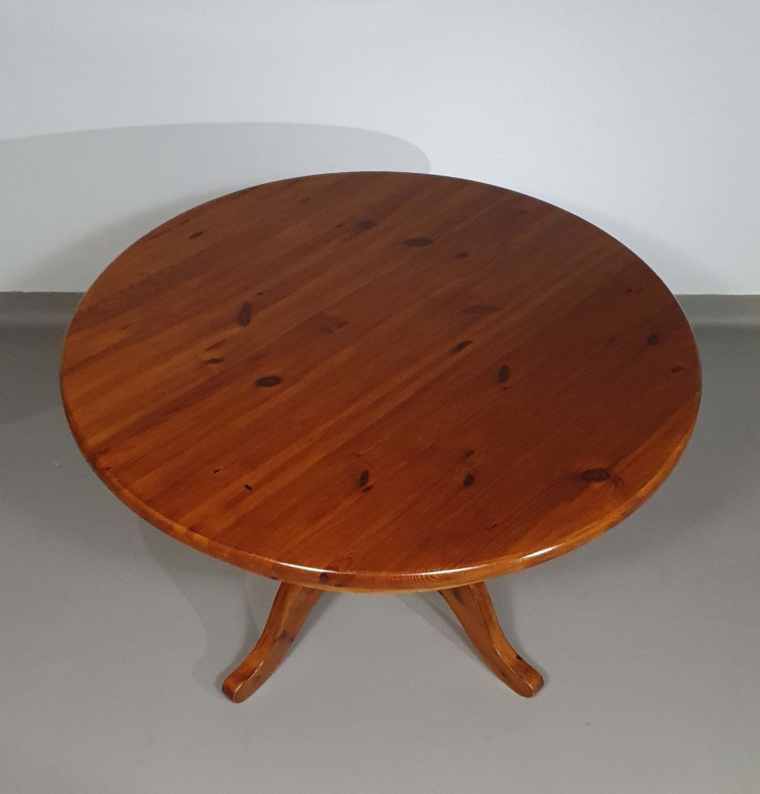 70s Pine Wood Dining Table / Wood Column Leg Table In 4 Leg Design With Round Top Width 125 Cm Height 75 Cm photo buy