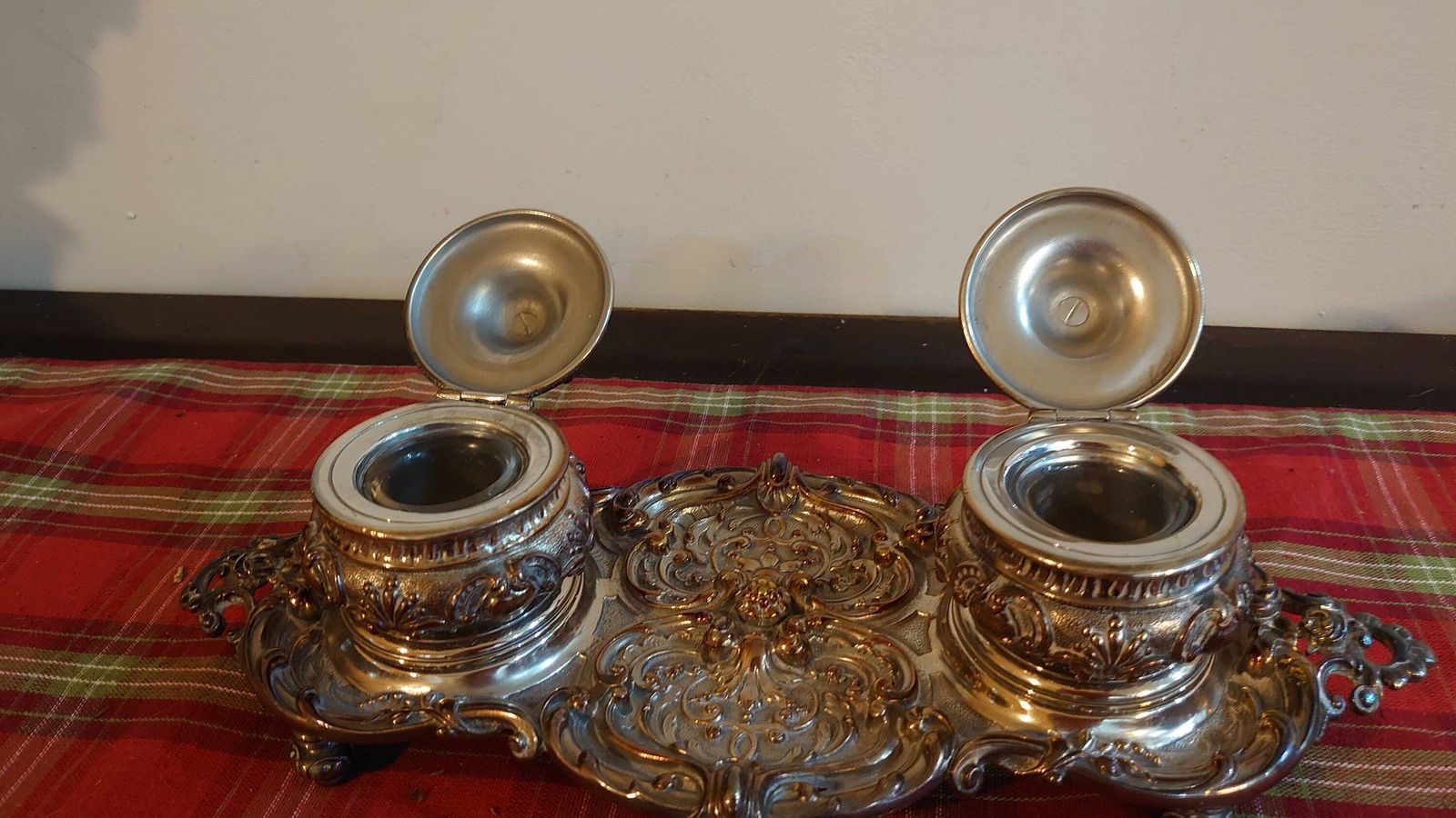 Twin Victorian Pot Plated Inkstand   Very Heavy And Sturdy   Complete With Original Glass Liners photo 84.0