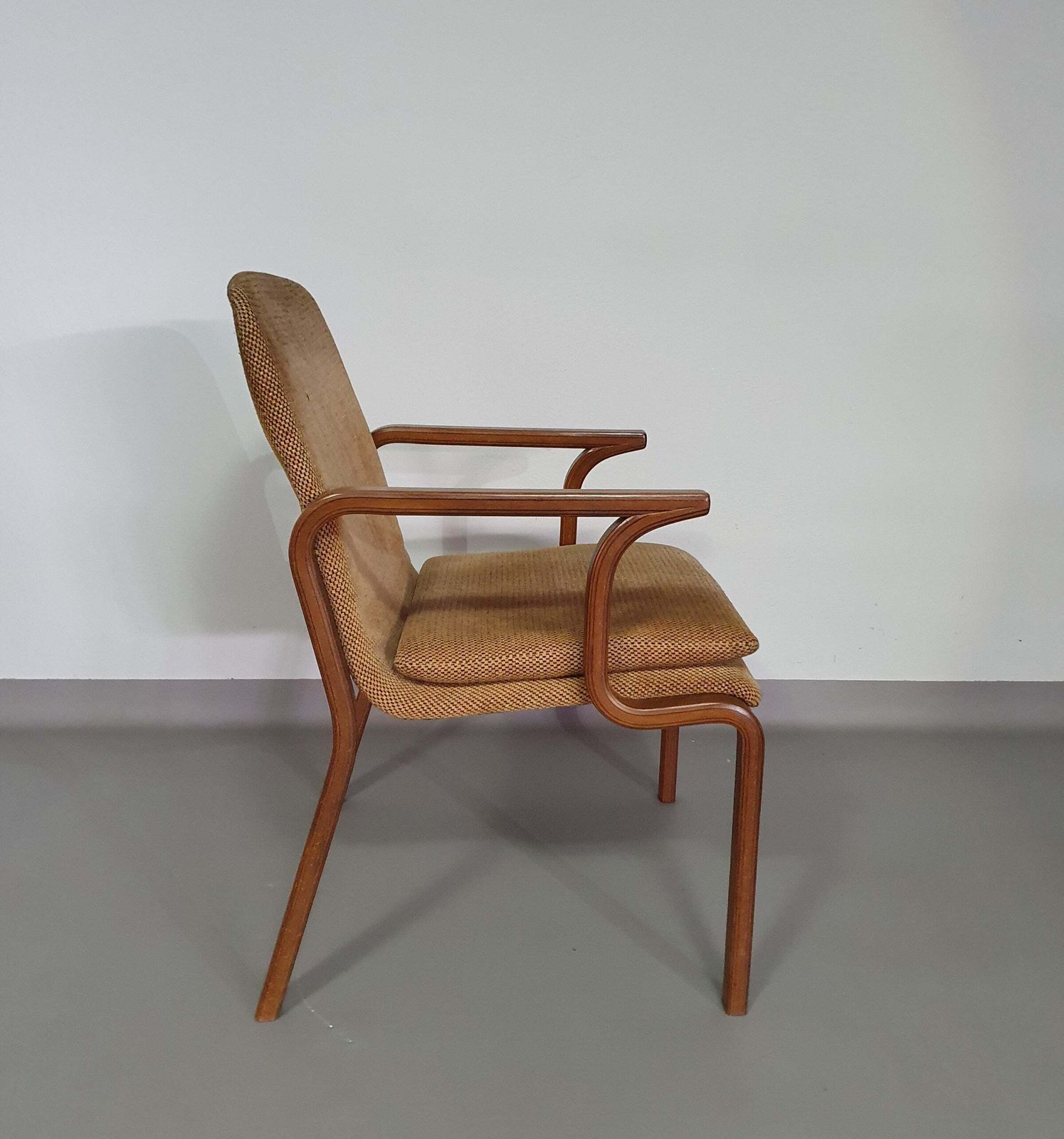 photo vinterior 4 X Bejaardenstoel / Marlies / Gerard Geytenbeek
