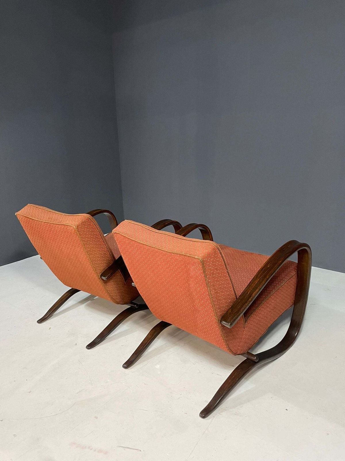 Pair Of H269 Lounge Chairs By Jindřich Halabala, Czechoslovakia, 1930s photo for sale
