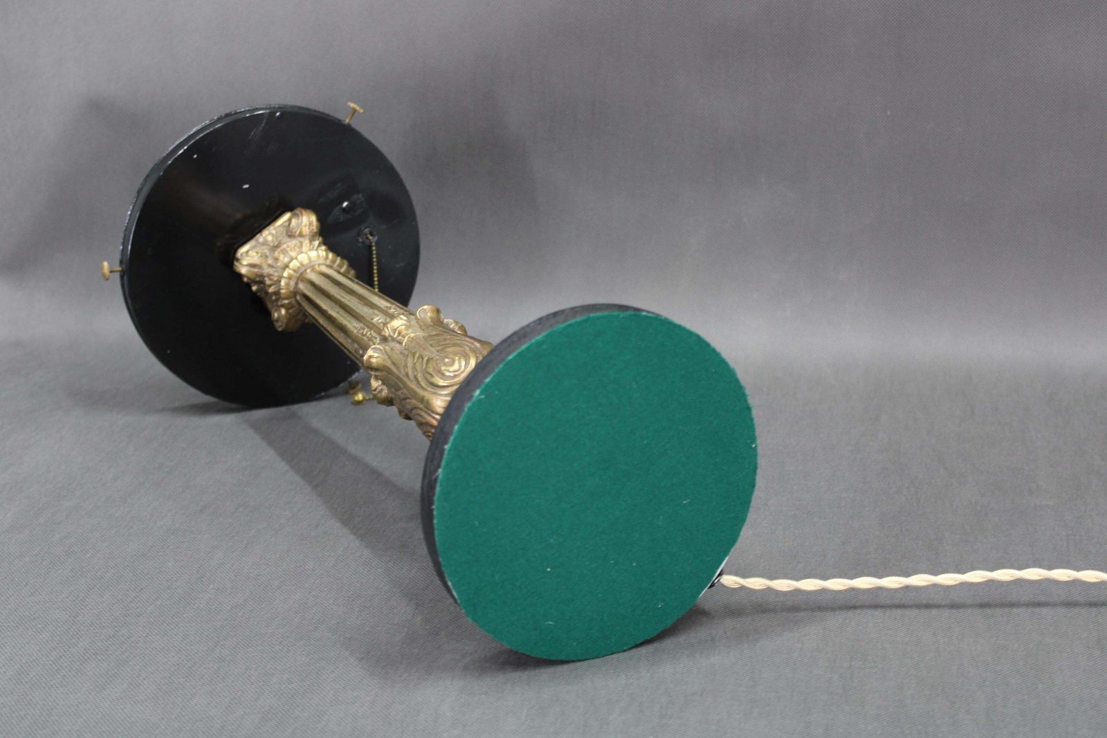 photo vinterior 1940s Restored Brass Table Lamp With Wooden Base And Glass Shade