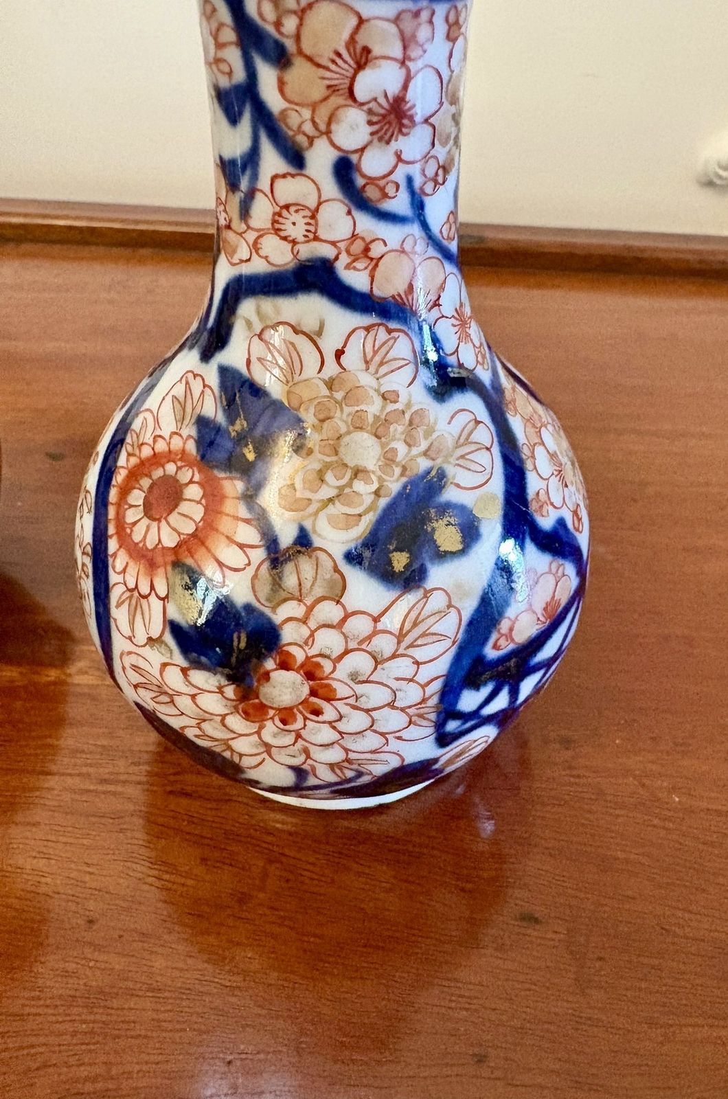 Small Pair Of Antique 20th Century Quality Japanese Imari Vases photo 425.0