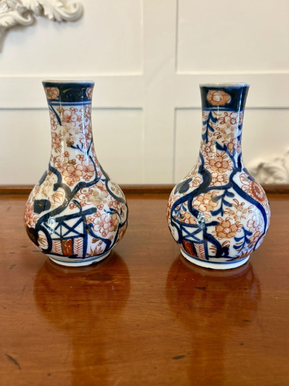 Small Pair Of Antique 20th Century Quality Japanese Imari Vases photo vinterior