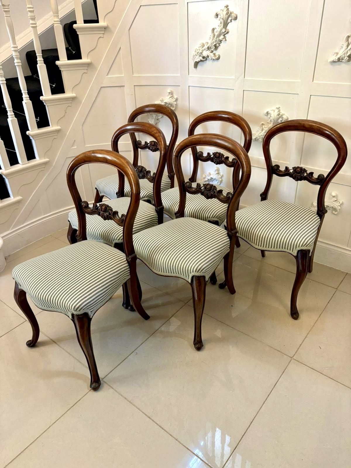 3385.0 Set Of 6 Antique 19th Century Quality Carved Mahogany Balloon Back Dining Chairs photo