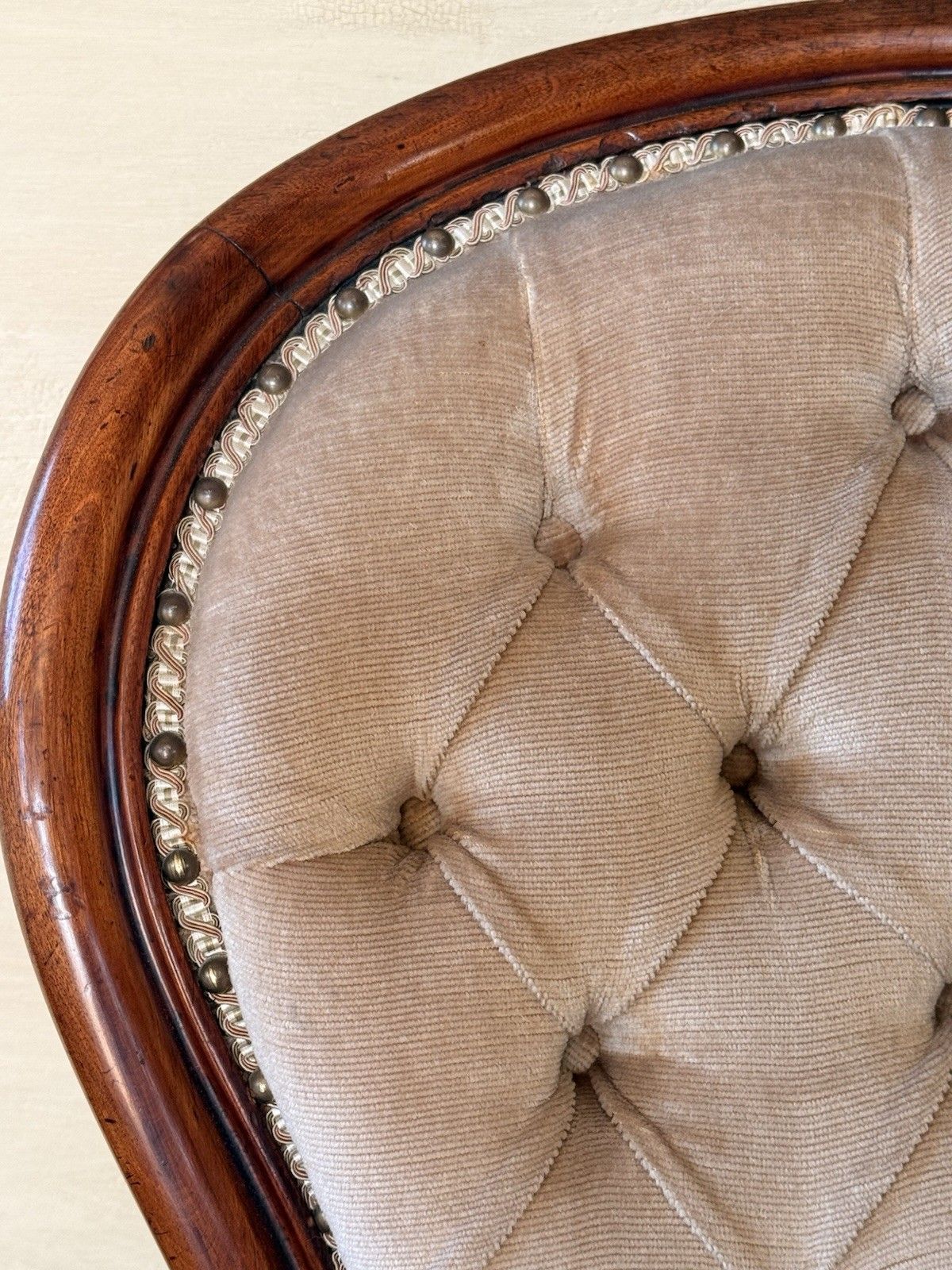 photo vinterior Antique Mahogany Bedroom Spoon Back  Mocha Nursing Reading Libary Lady's Chair