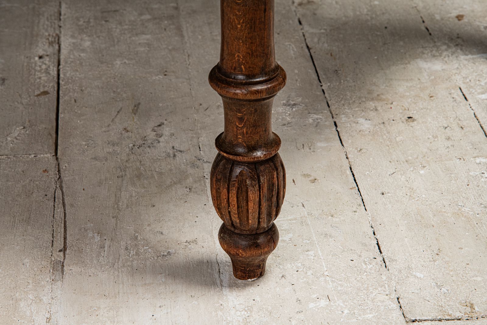 A Carved Italian Walnut Figural Corner Chair, C.1860 photo vinterior