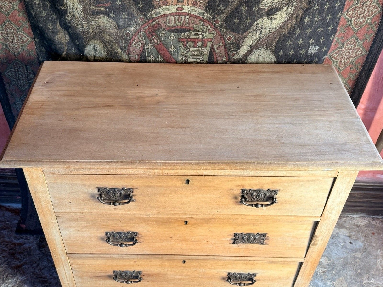 photo furniture Antique Victorian Satinwood Rustic Charming Sideboard Chest Of Drawers