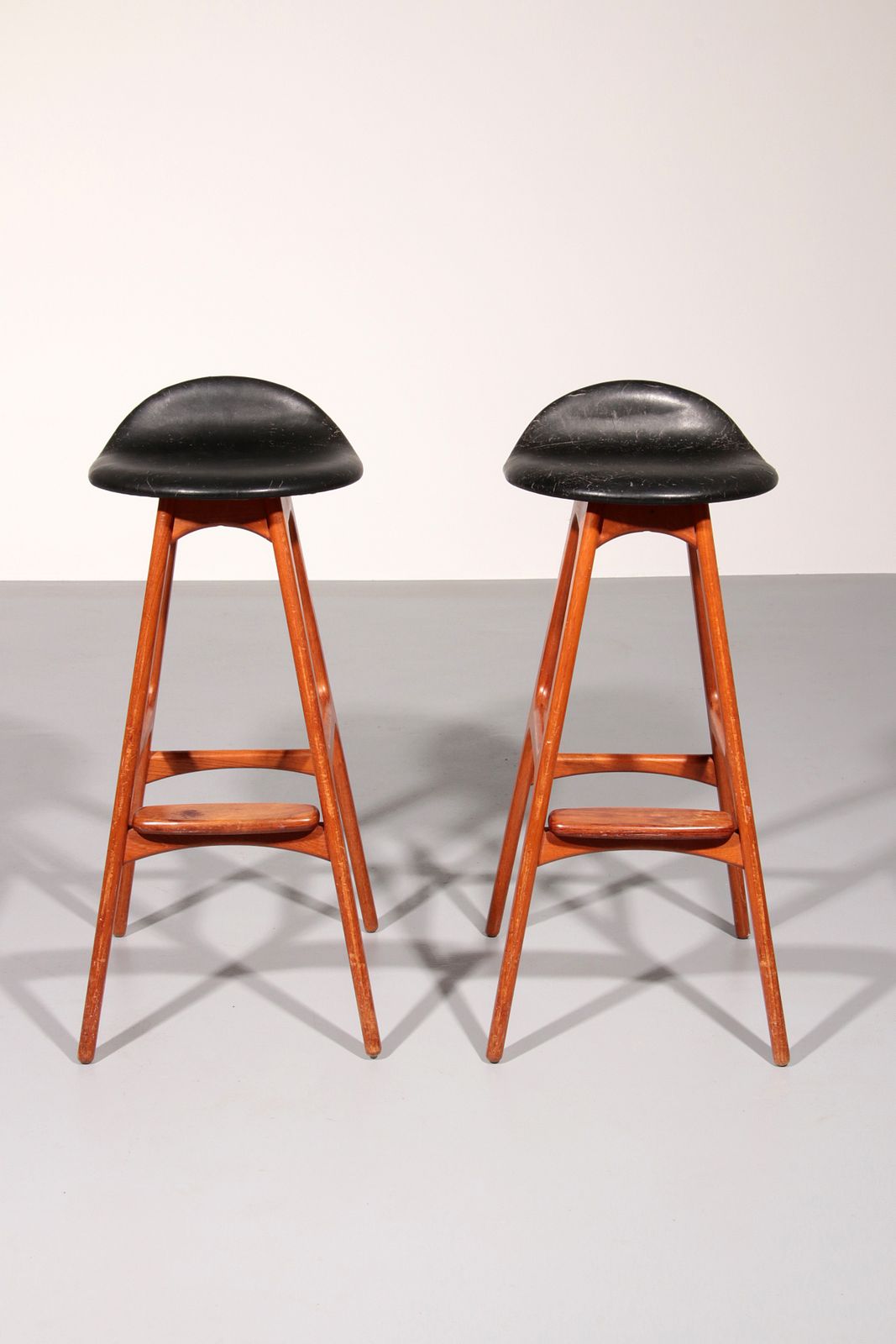 Design Bar Stools In Wood And Black Leather By Erik Buch 1960 photo furniture