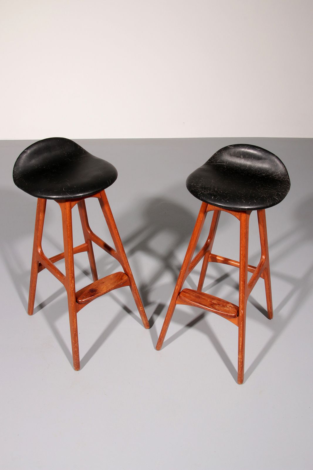 Design Bar Stools In Wood And Black Leather By Erik Buch 1960 photo vinterior