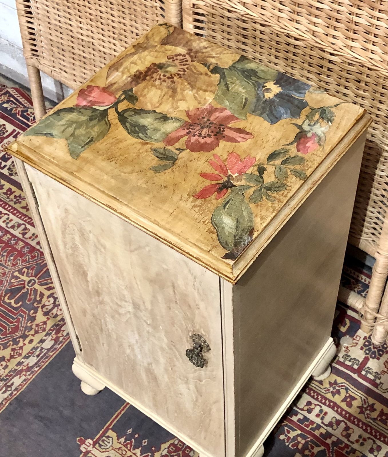 139.0 Handsome Art Deco Style Bedside Table photo
