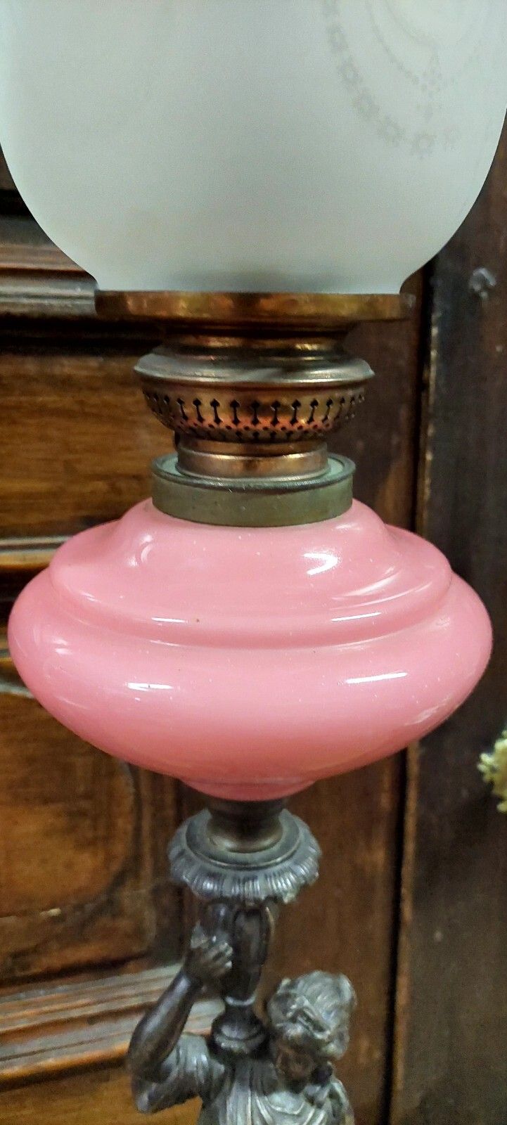 photo furniture Antique Oil Light 19th Century Antimony Opalescent Glass Lamp