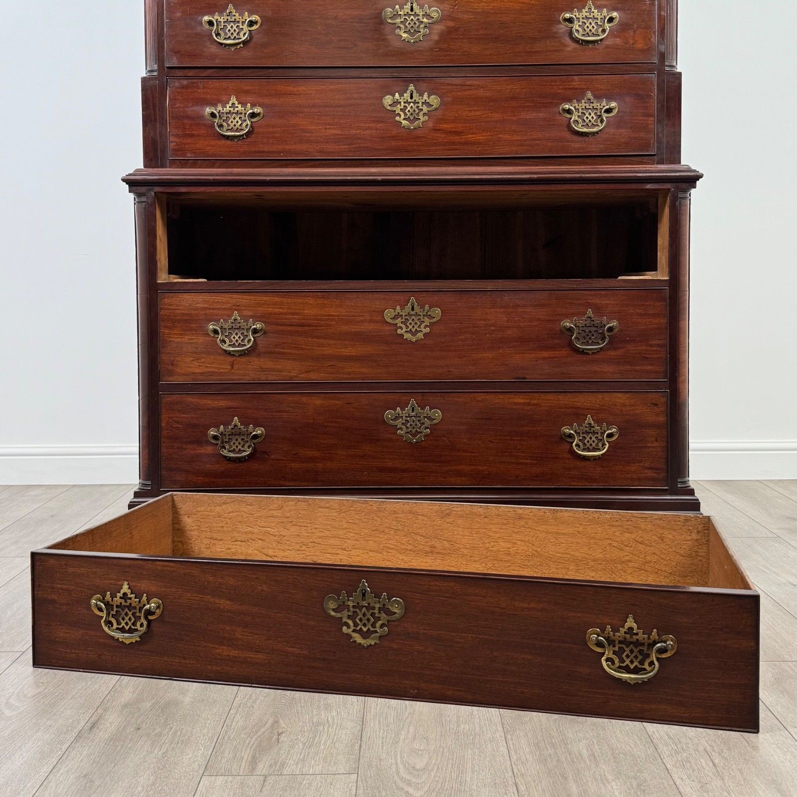 photo furniture Antique 18th Century Finest Quality Mahogany Chest On Chest