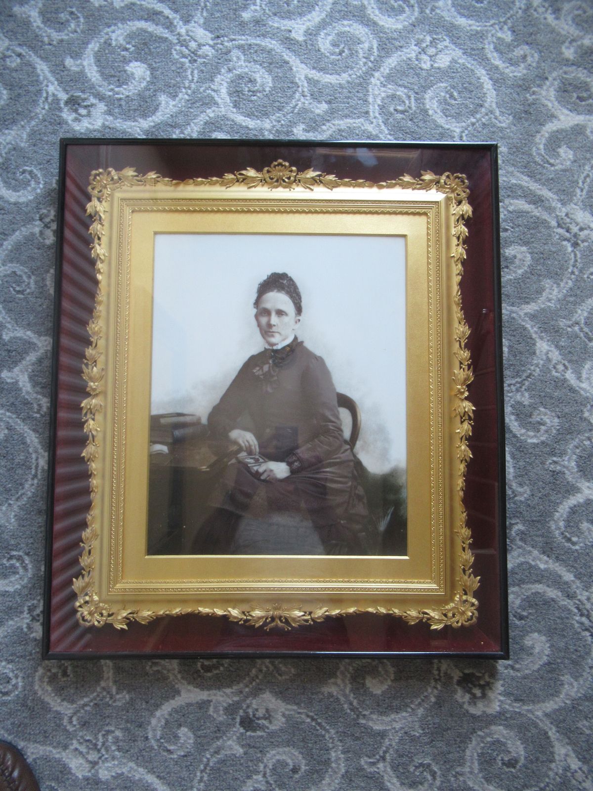 photo furniture Victorian   1890  Picture Of A Lady  In A Ebonised And Gilt Frame