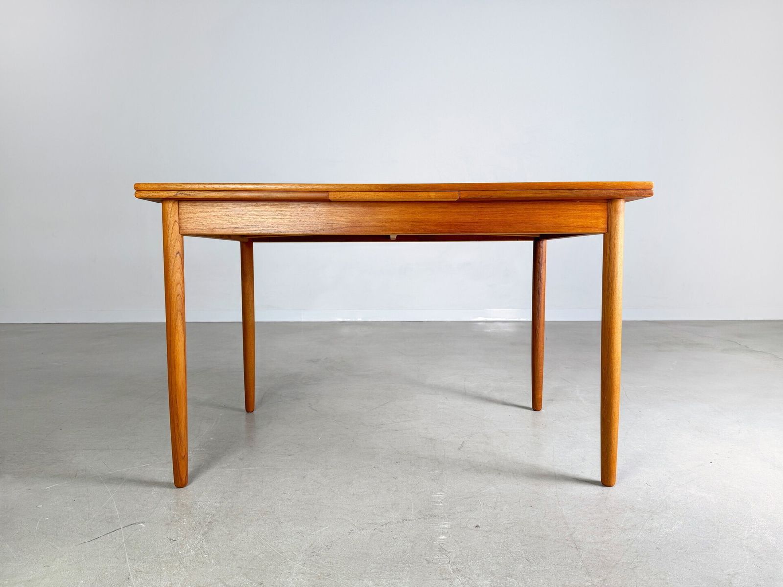 photo furniture Mid   Century Dining Table Teak Extendable 1960s Vintage Table