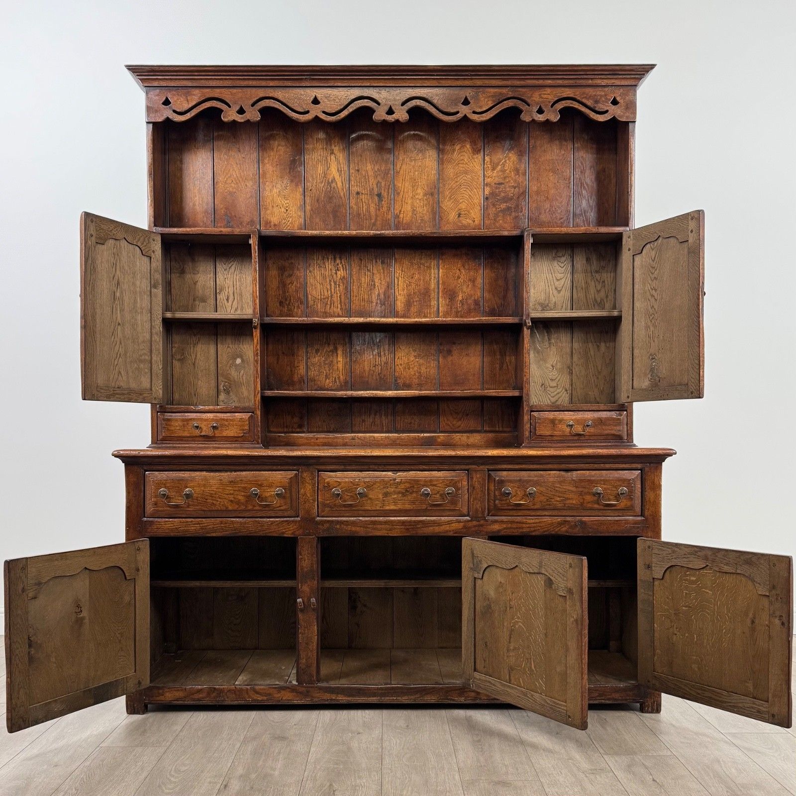 Antique 20th Century Fine Quality Traditional Oak Dresser photo furniture
