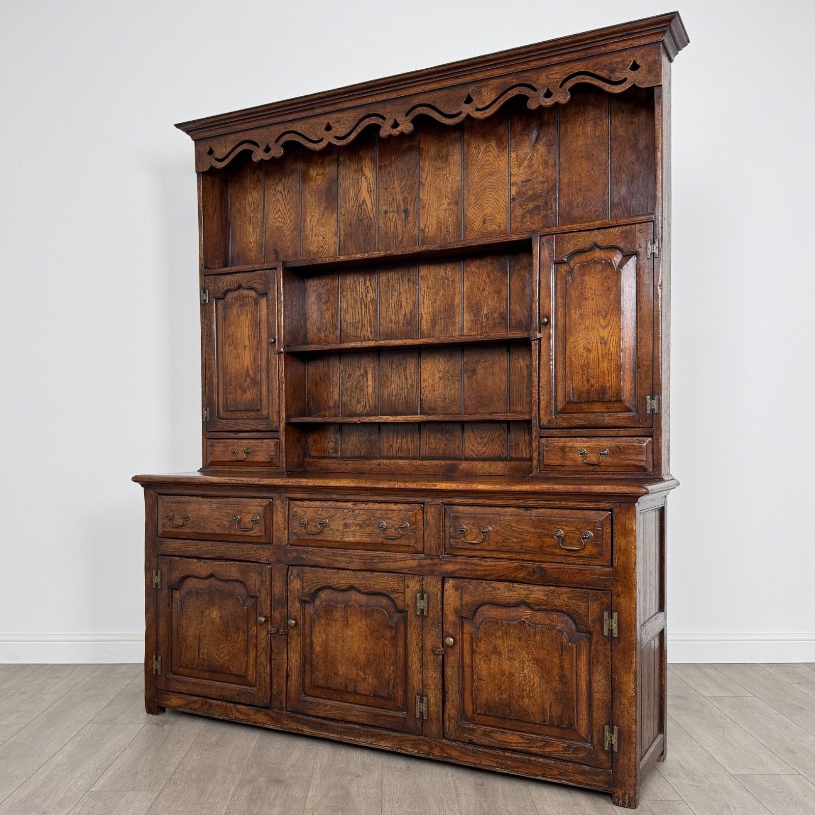 Antique 20th Century Fine Quality Traditional Oak Dresser photo for sale
