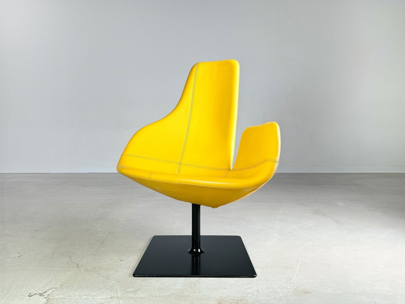 Original Moroso Armchair Leather Yellow Patricia Urquiola Swivel photo vinterior