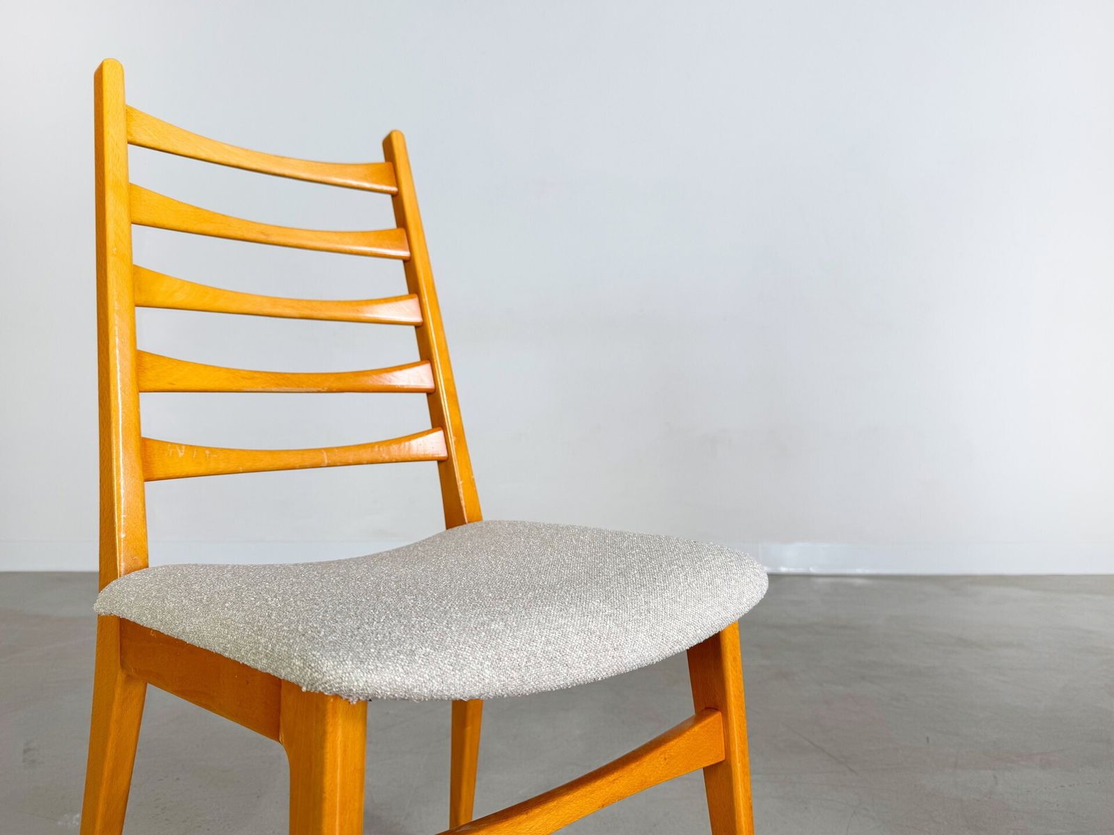 photo furniture Set Of 4 Midcentury Chairs Vintage Wooden Chair 1960 Bouclé