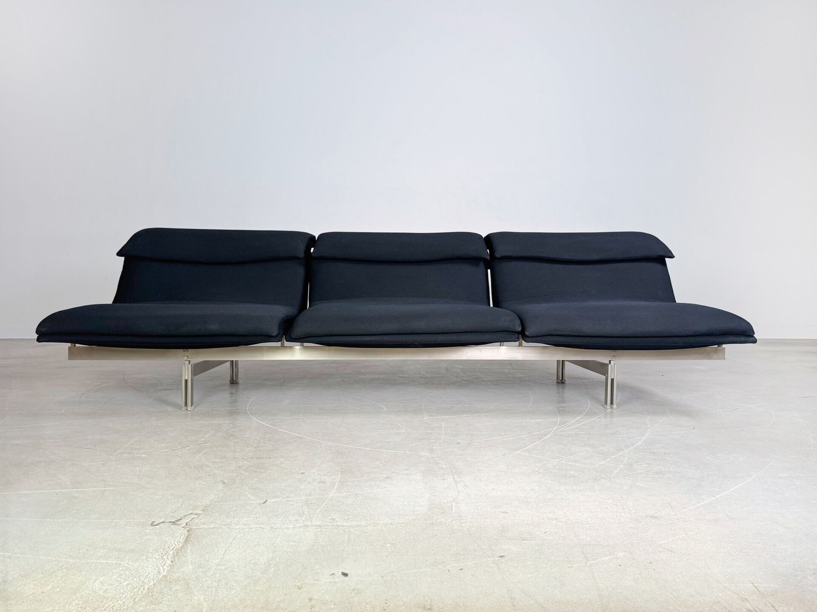 Saporiti Italia Wave Sofa Giovanni Offredi 1970 Three Seater Design photo for sale