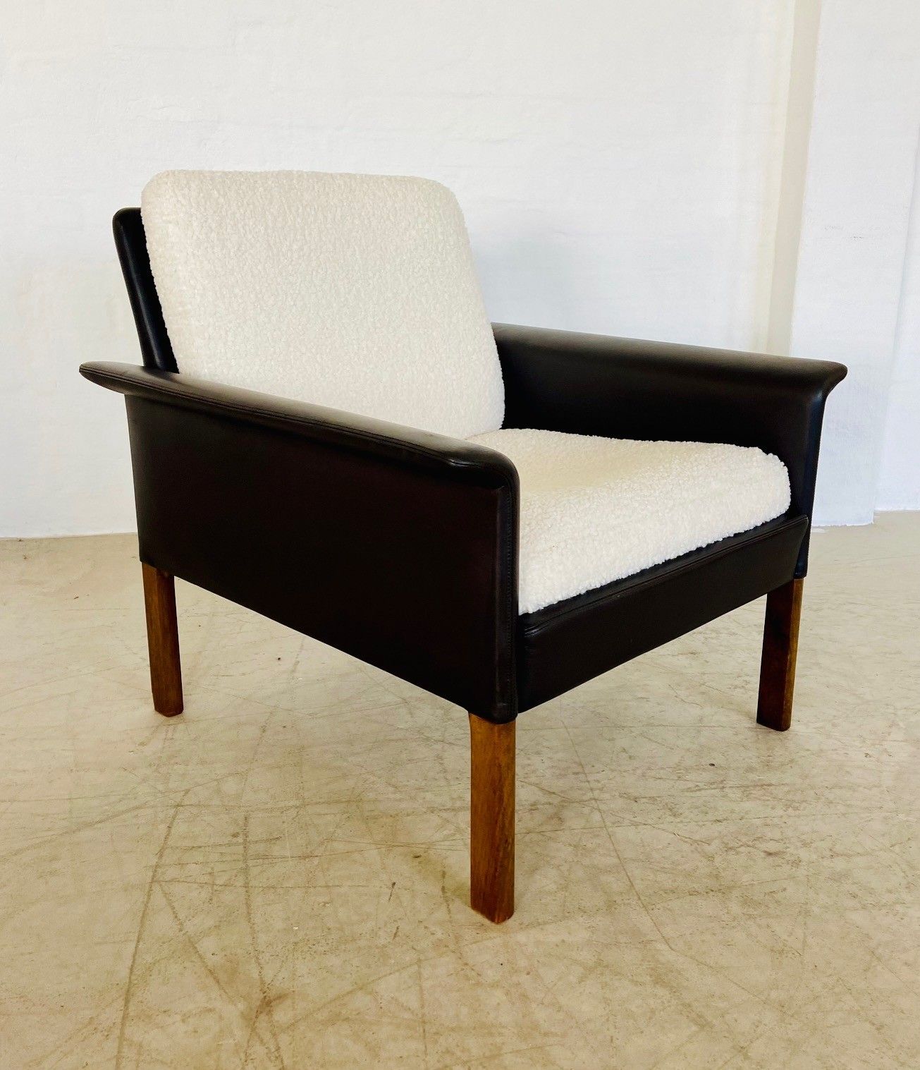 1960,S Retro Hans Olsen Rosewood And Leather Lounge Chair photo 795.0
