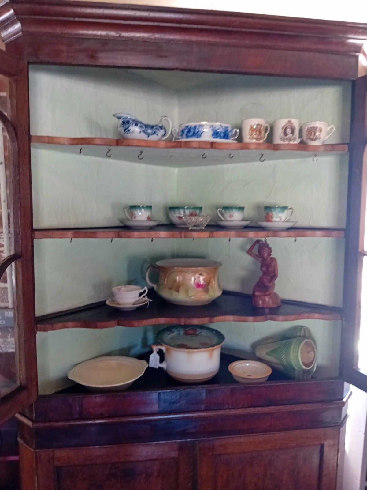 photo vintage Fabulous Georgian Oak Country House Big Character Cupboard Cabinet Glazed Drinks