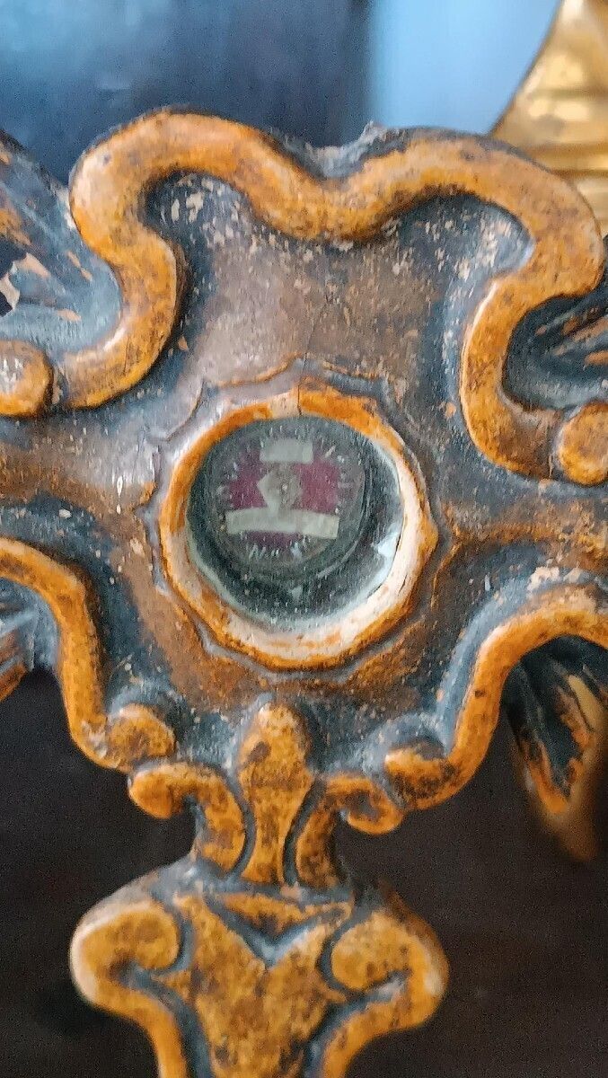 Small Reliquary In Lacquered Wood With Relic From The 18th Century photo buy
