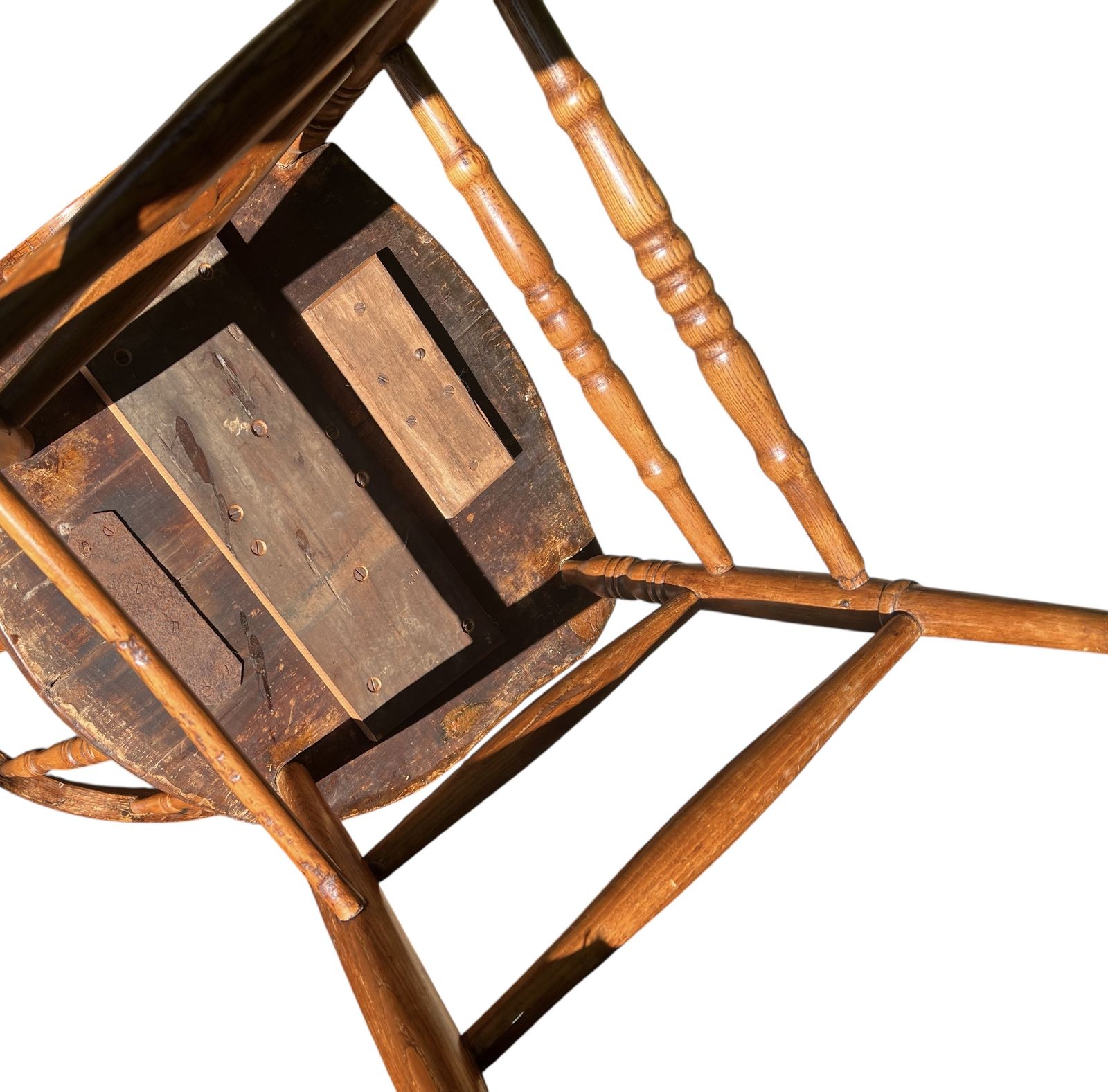 photo furniture Antique Early 20th Century Spindle Back Armchair