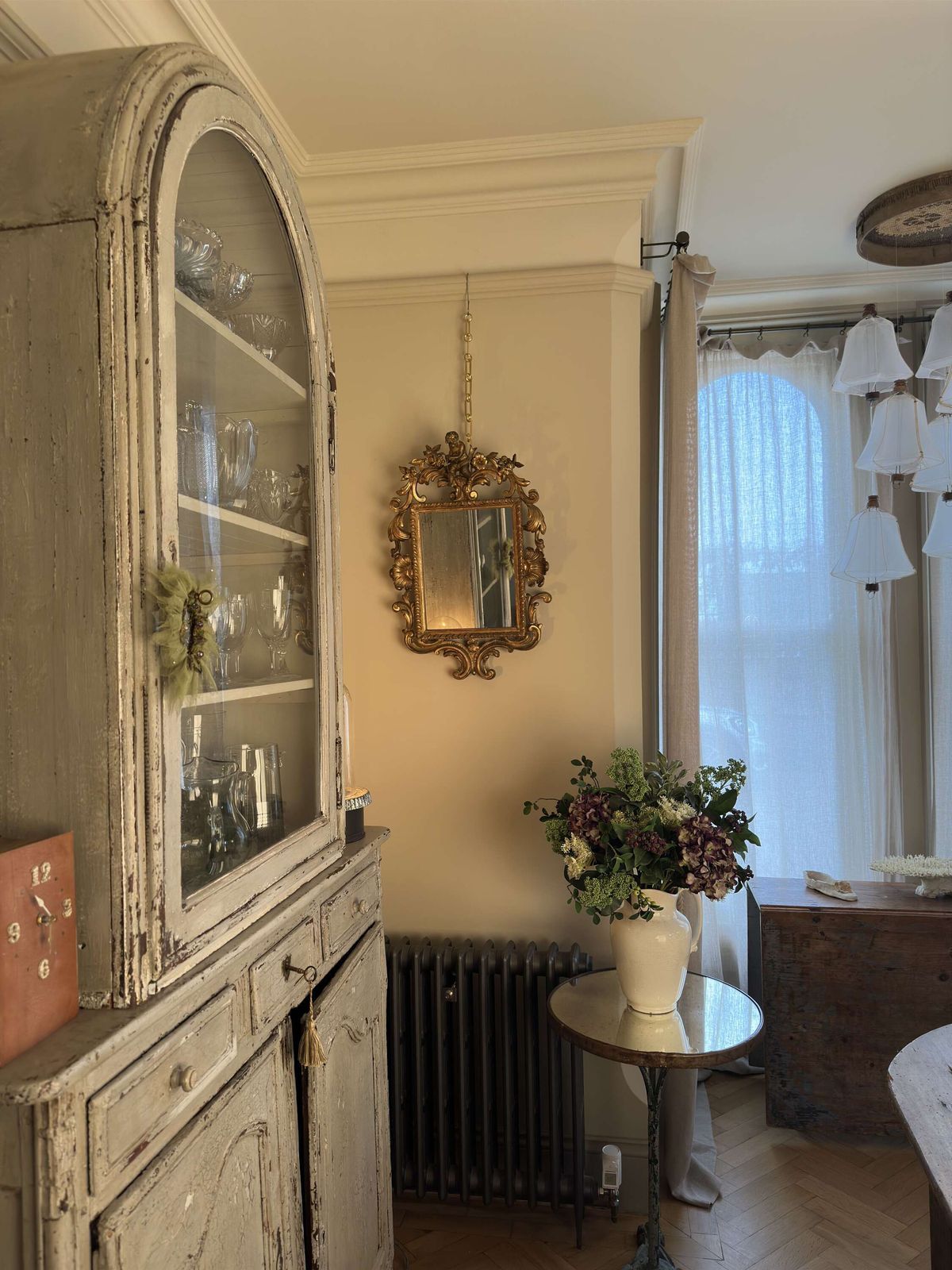Antique Italian Giltwood Mirror – Rococo Style With Cherub Crest – Late 18th – Early 19th photo vinterior