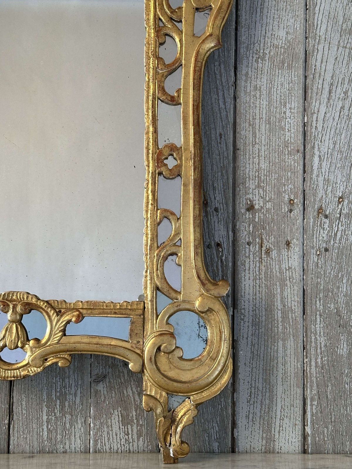 Fine Italian Giltwood Wall Mirror With Original Mercury Glass  18th Century photo vinterior